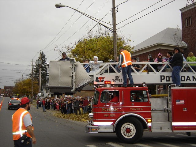 October 2004 - T-5 rounding the corner during the apparatus rides at the annual Halloween Party